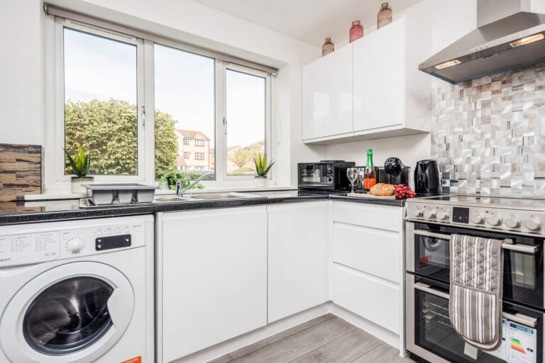 Feltham Apartment - Kitchen